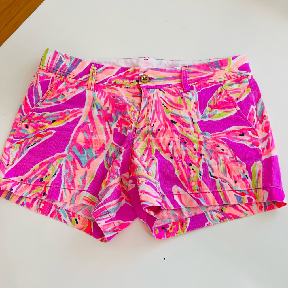 Lilly Pulitzer womens shorts size 12.
